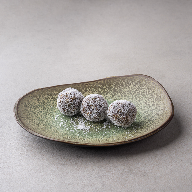 Spirulina coconut & Date Bites